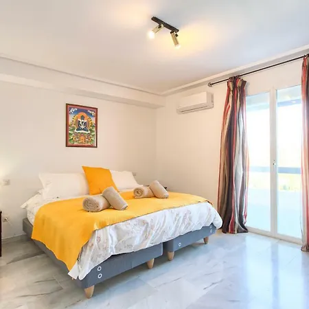 Penthouse Las Jacarandas Apartment Estepona